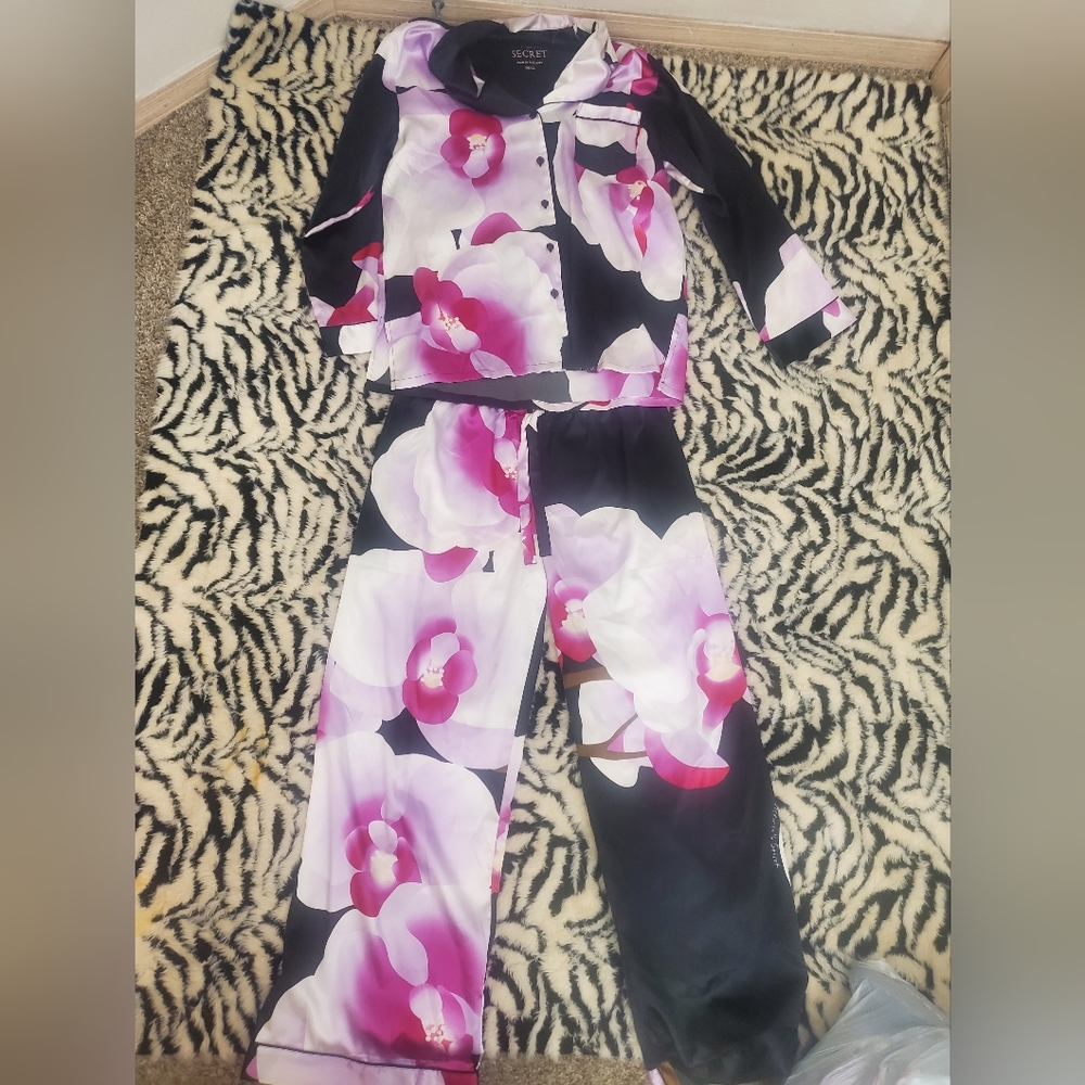 VS pajama set